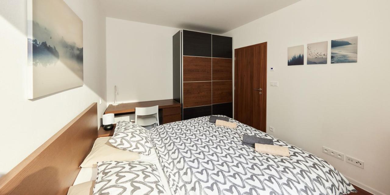 Ella Apartments Zlín エクステリア 写真