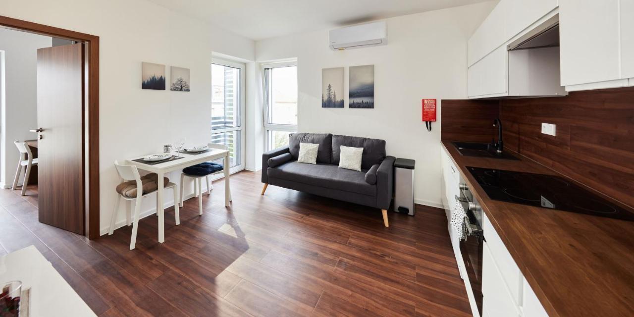 Ella Apartments Zlín エクステリア 写真